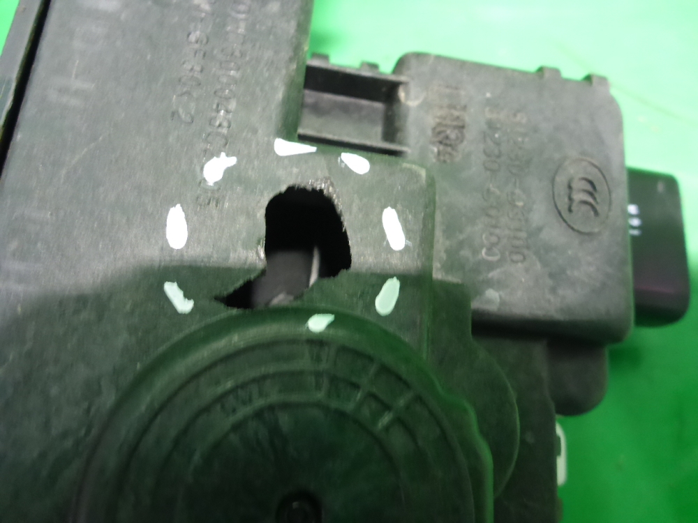 Замок багажника