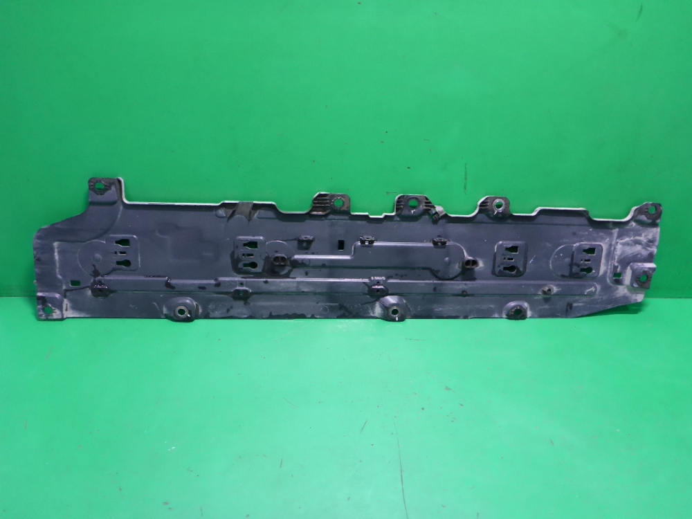 Защита антигравийная правая