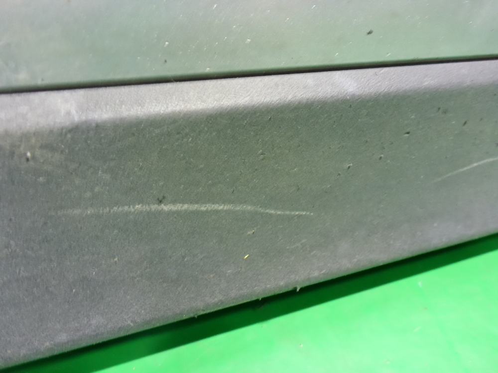 Накладка двери передней левой