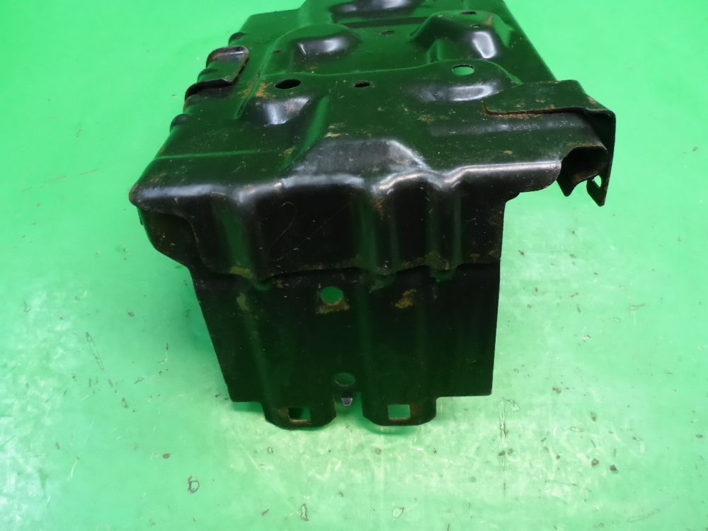 Площадка под аккумулятор (АКБ)