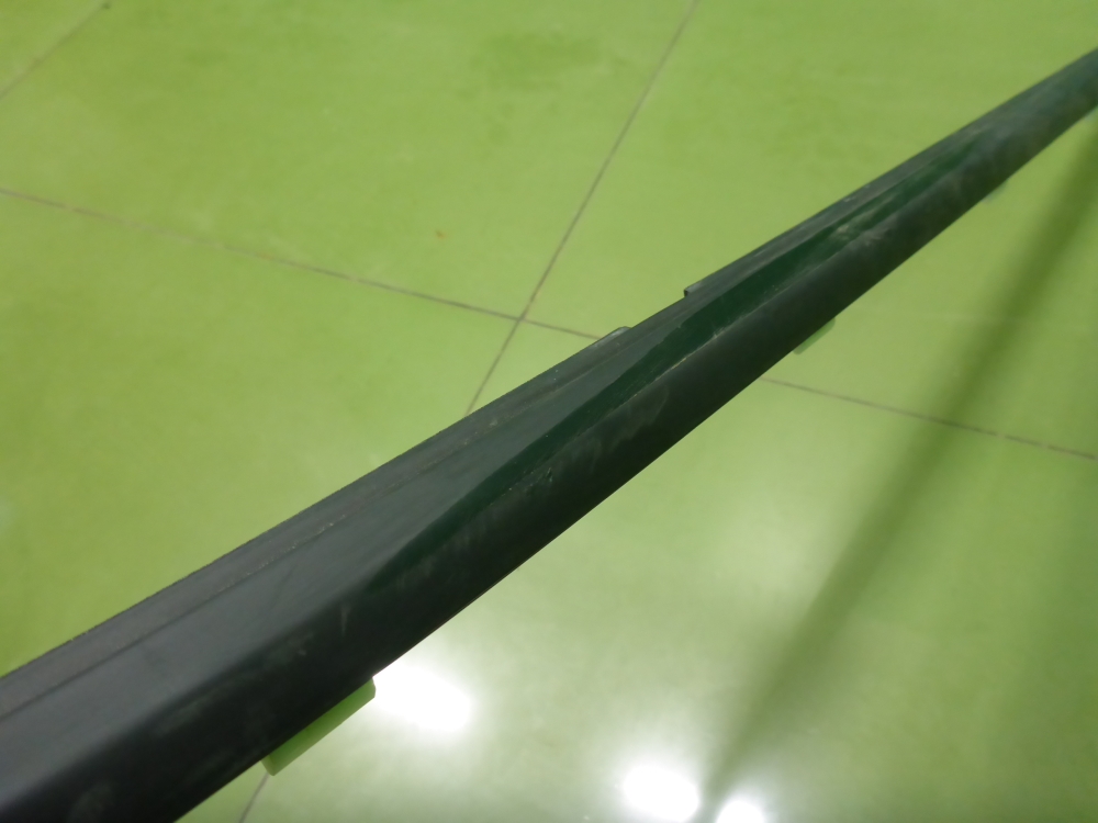 Уплотнитель стекла двери