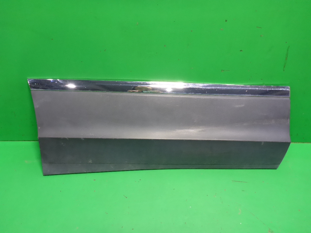 Накладка двери задней правой