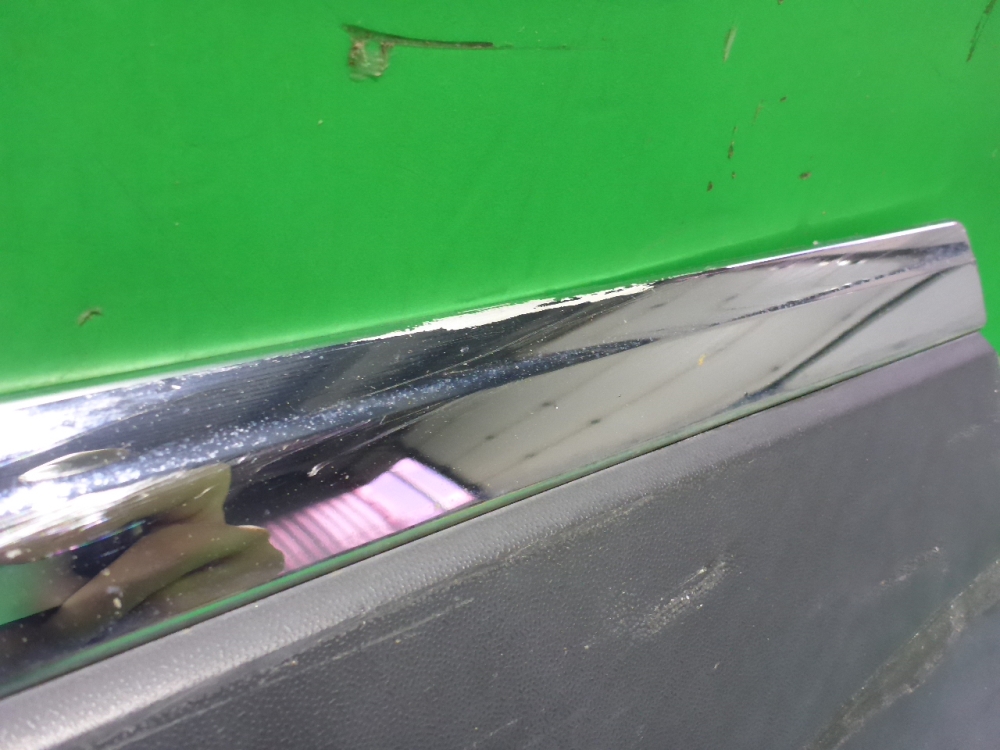 Накладка двери задней правой