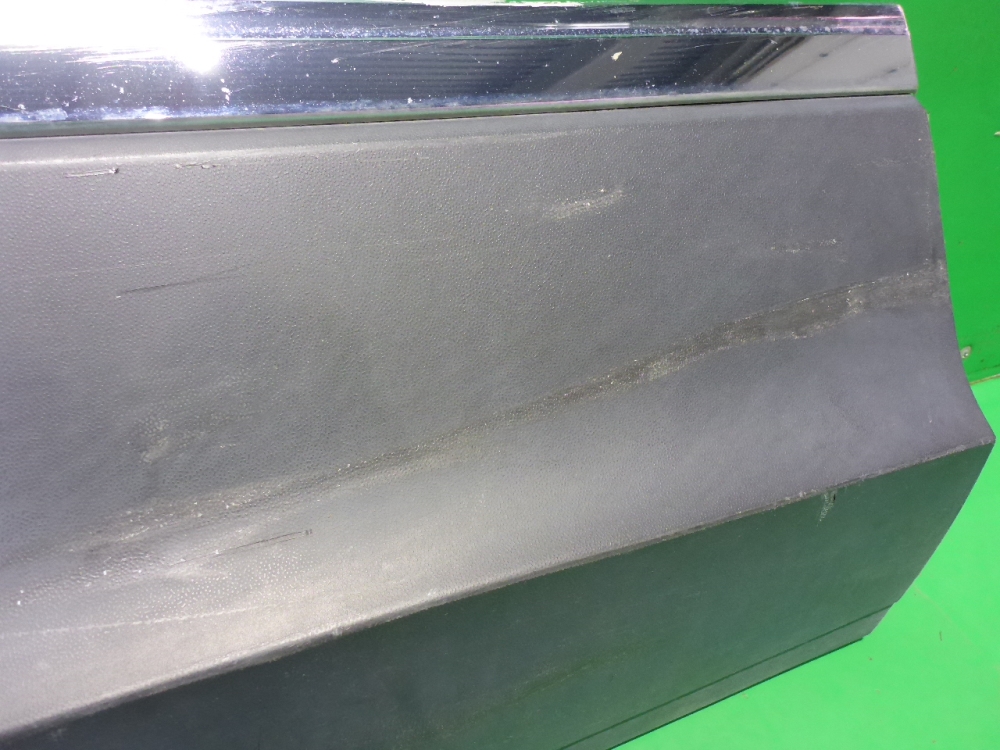 Накладка двери задней правой