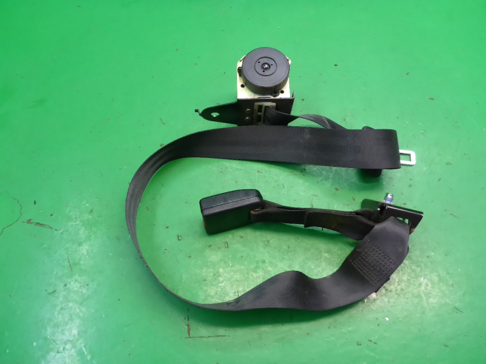 Ремень безопасности