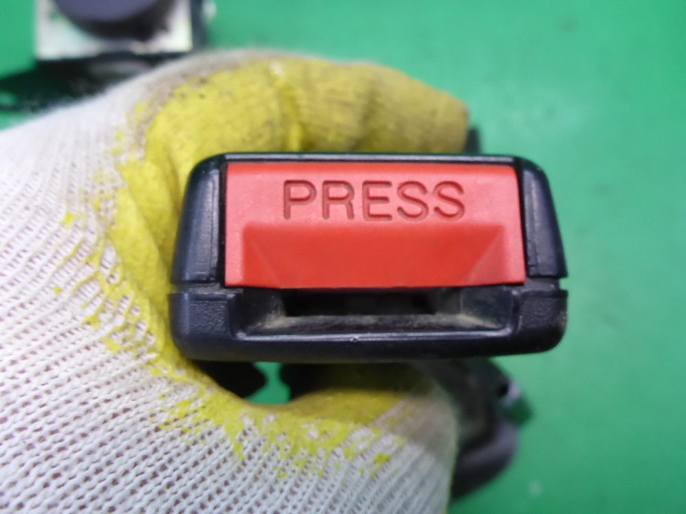 Ремень безопасности