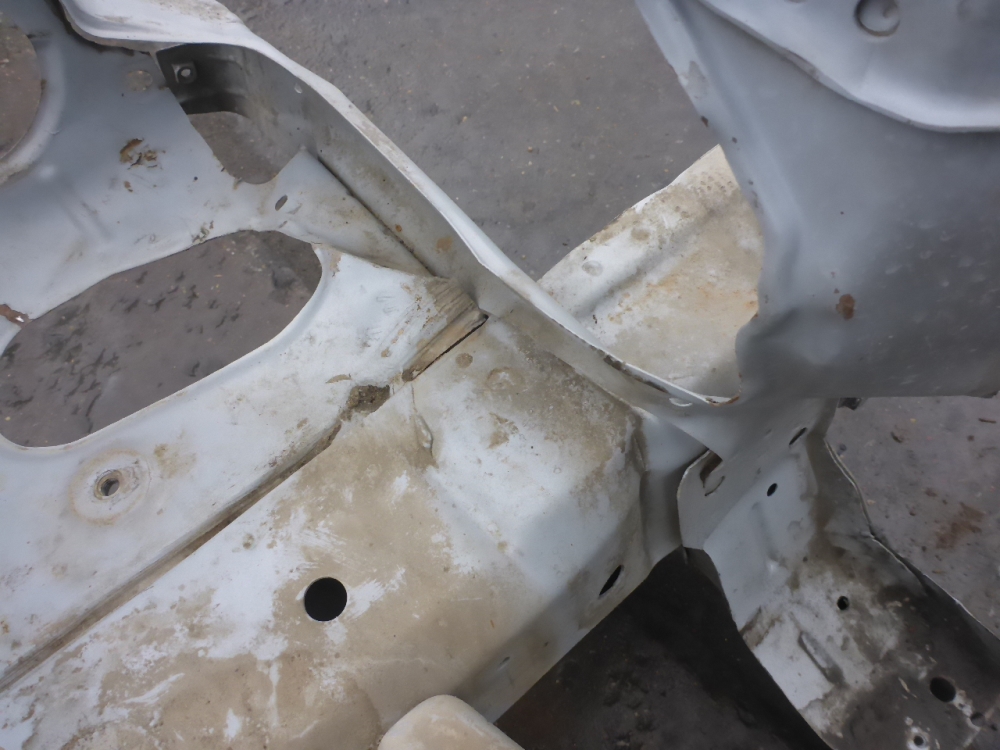 Лонжерон передний левый