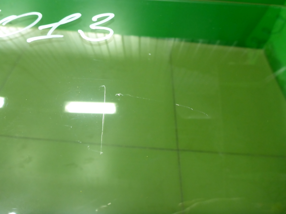 Стекло двери задней правой