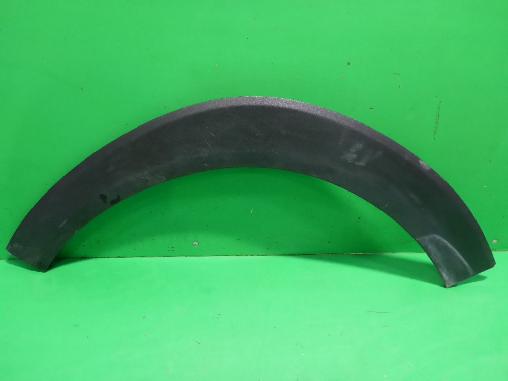 Накладка переднего крыла левого