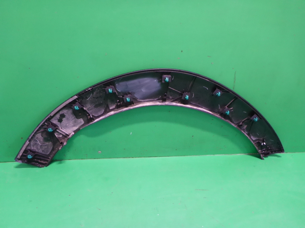 Накладка переднего крыла левого