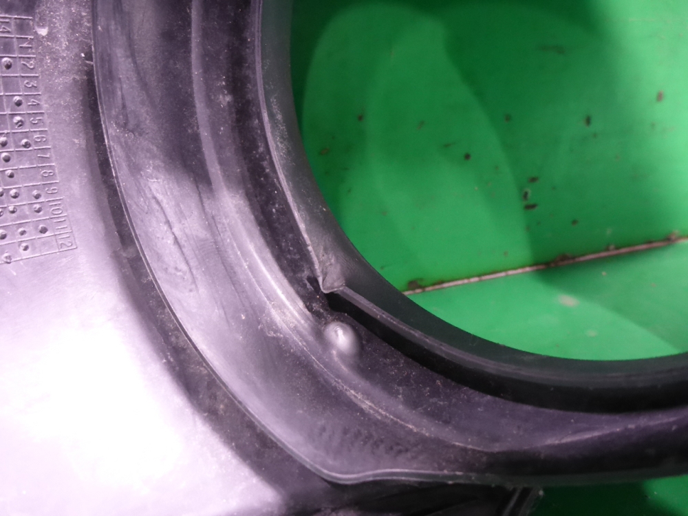 Рамка противотуманной фары левой