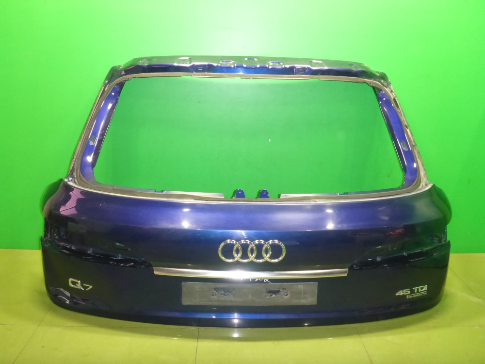 Дверь багажника