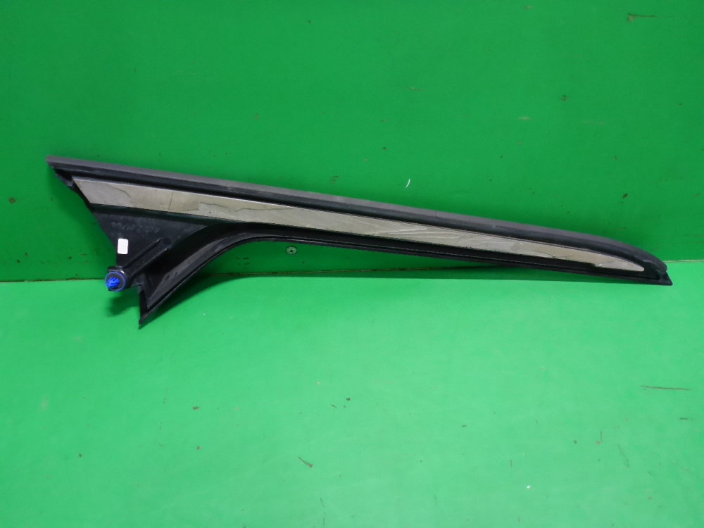 Накладка двери багажника