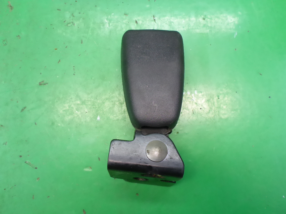 Ответная часть ремня безопасности