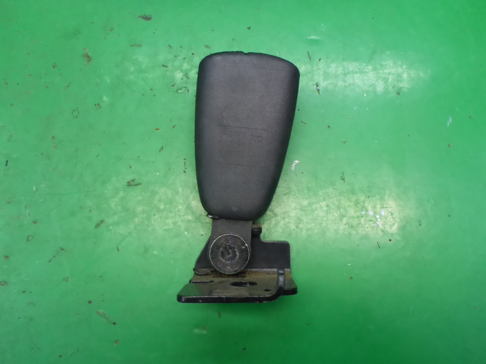 Ответная часть ремня безопасности