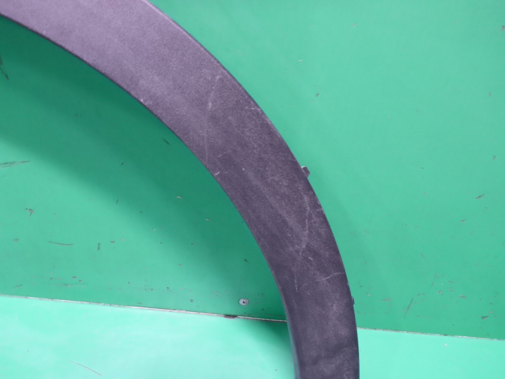 Накладка заднего крыла левого