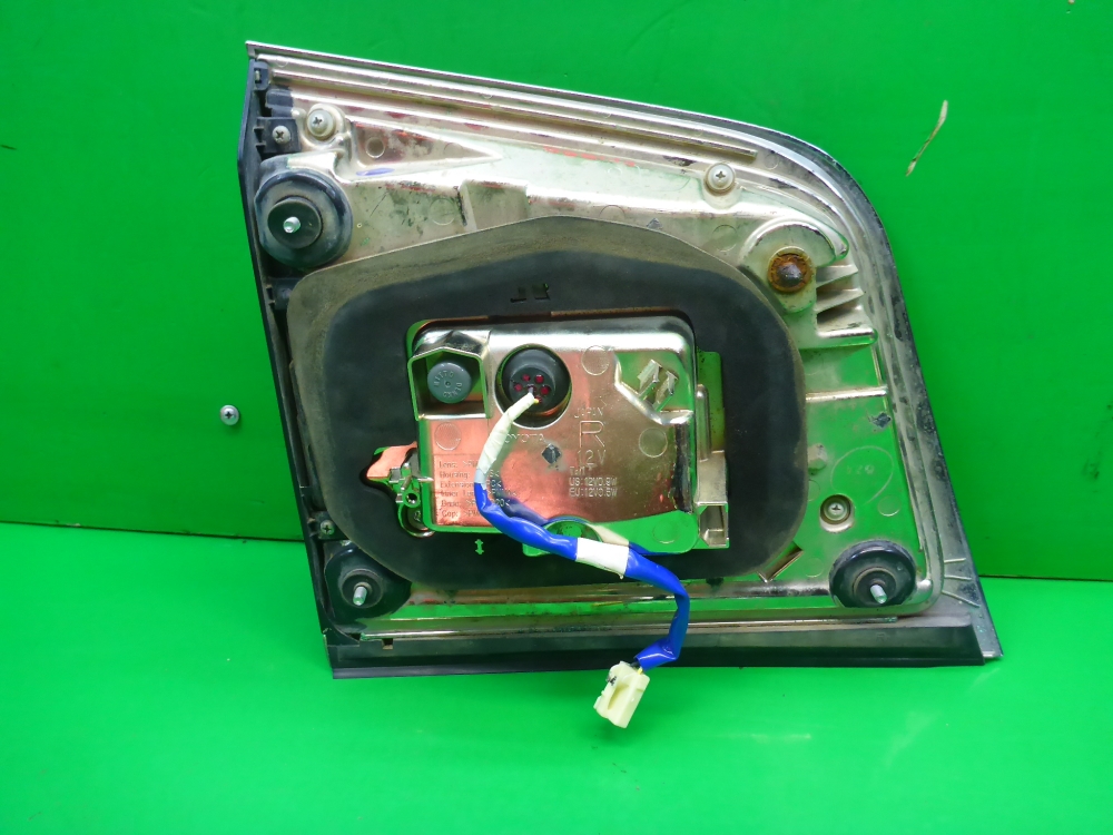 Фонарь задний внутренний правый