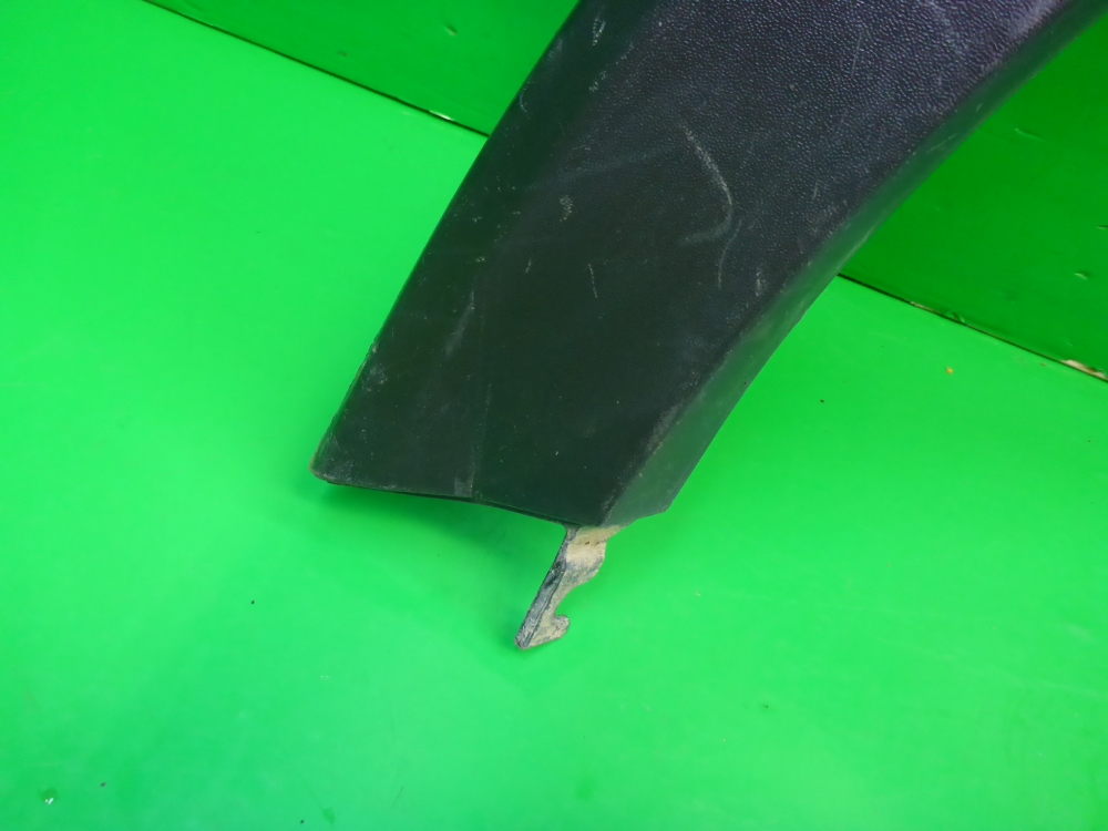 Накладка заднего крыла правого