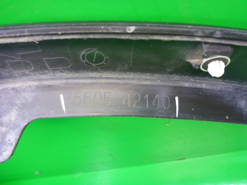 Накладка заднего крыла правого