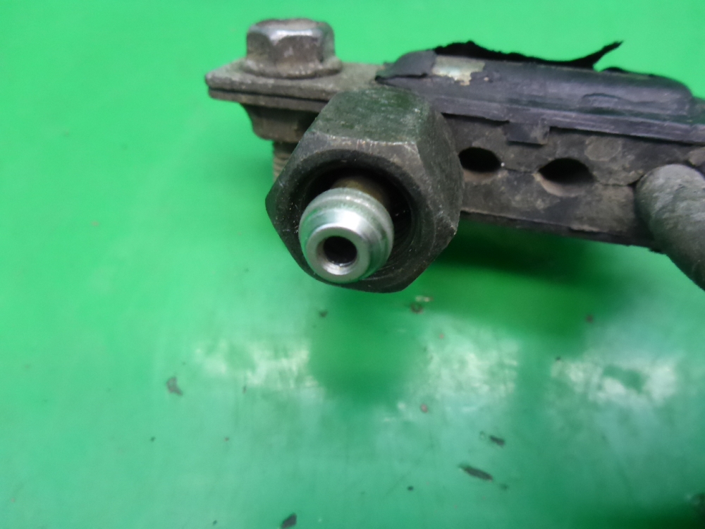 Трубка топливная