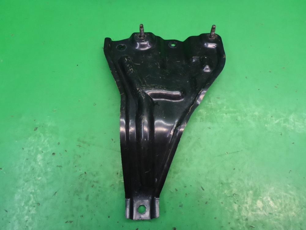 Кронштейн топливного фильтра