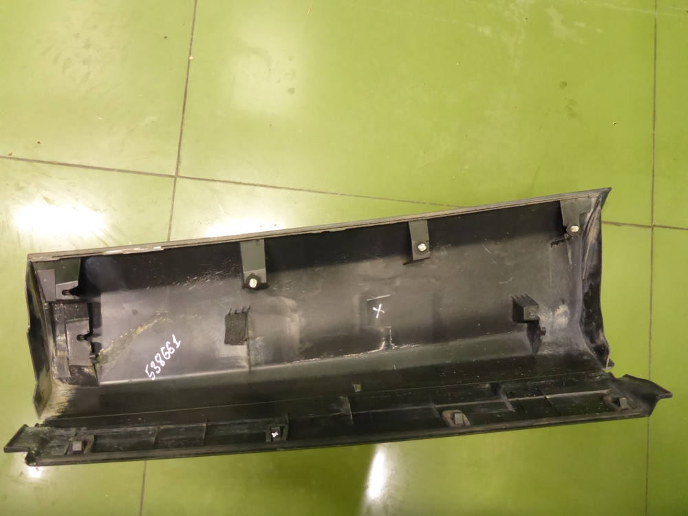 Накладка двери задней правой