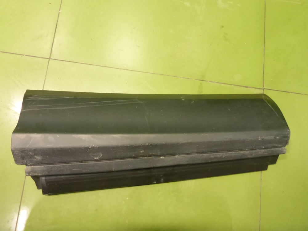 Накладка двери задней правой