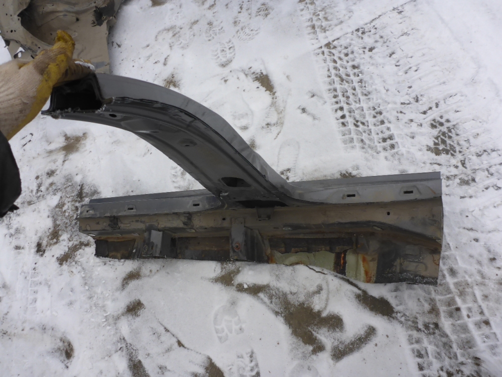 Порог со стойкой правый