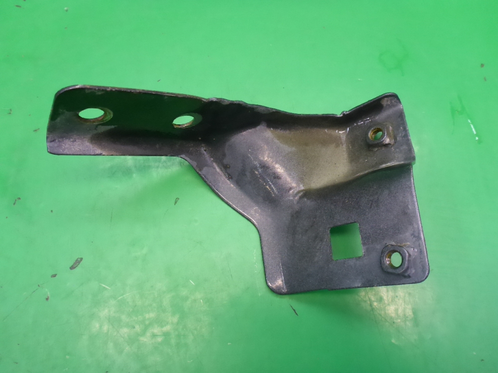 Кронштейн крепления крыла