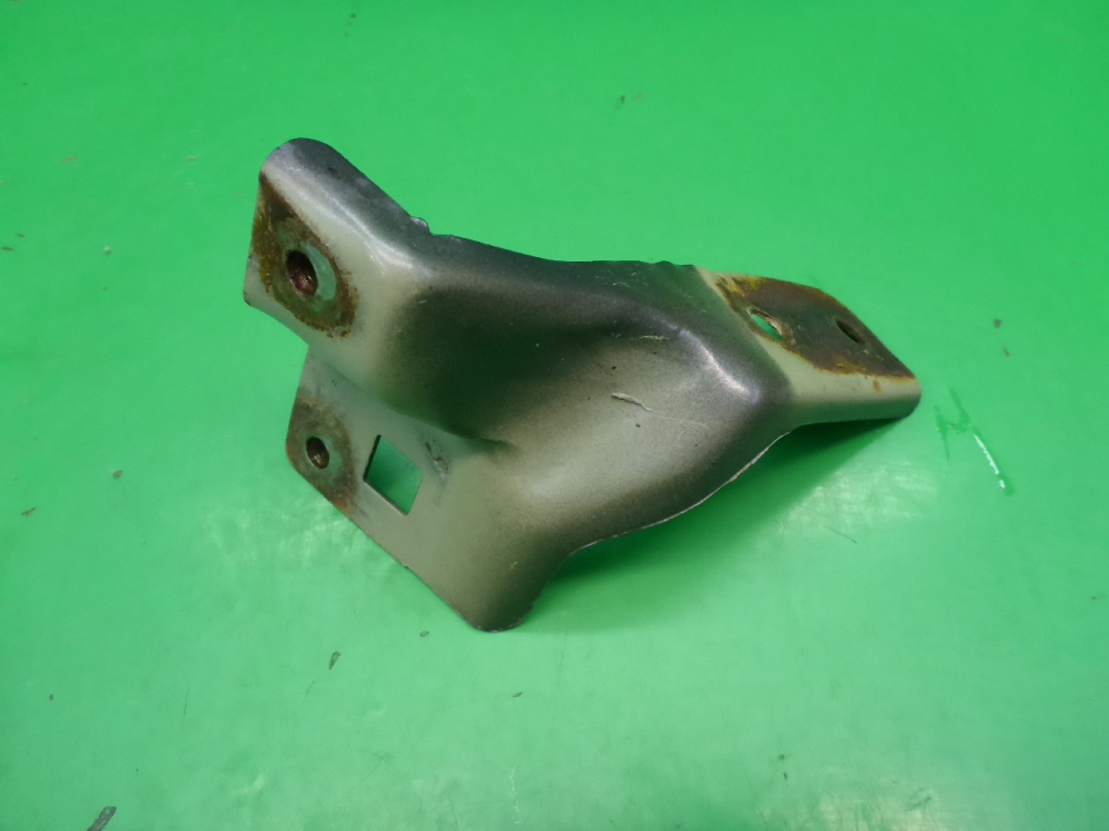 Кронштейн крепления крыла