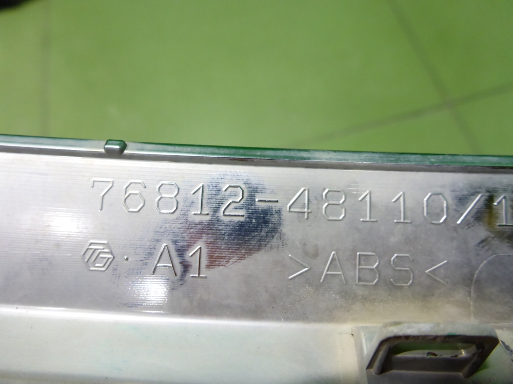 Накладка двери багажника