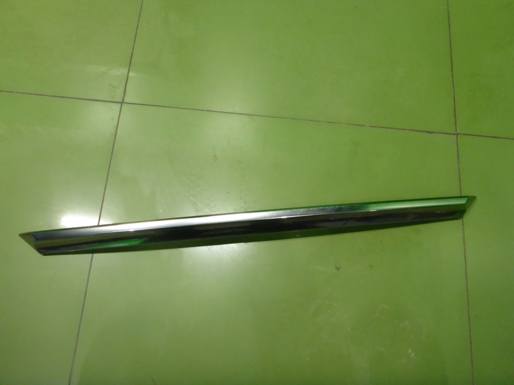 Накладка двери багажника