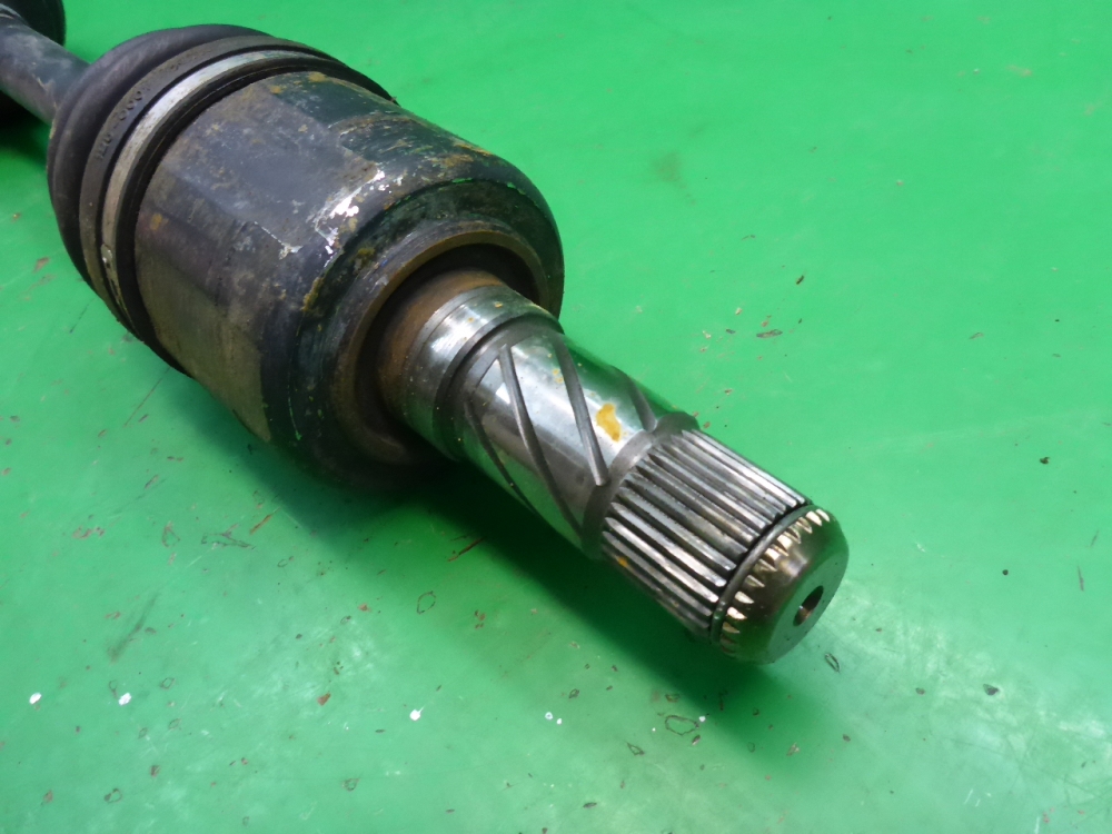 Полуось передняя левая