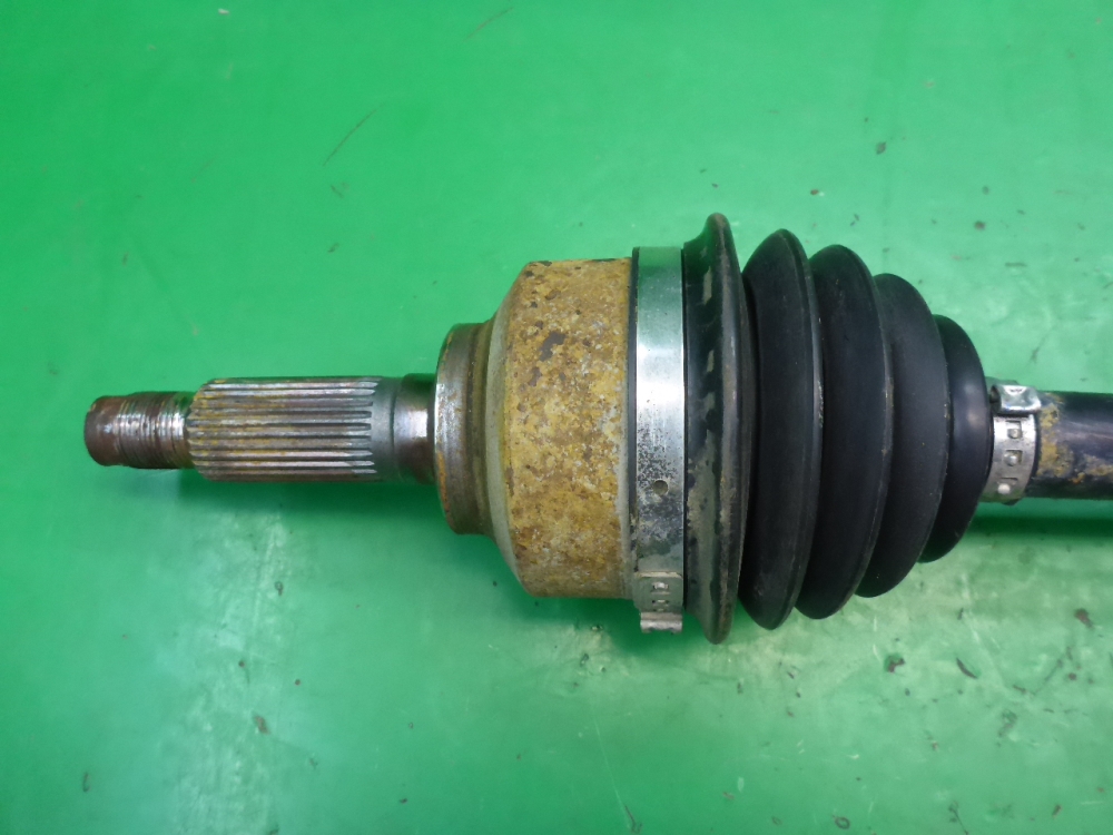 Полуось передняя левая