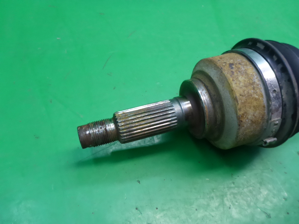Полуось передняя левая