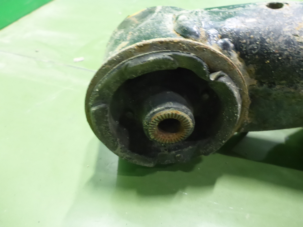 Балка задняя