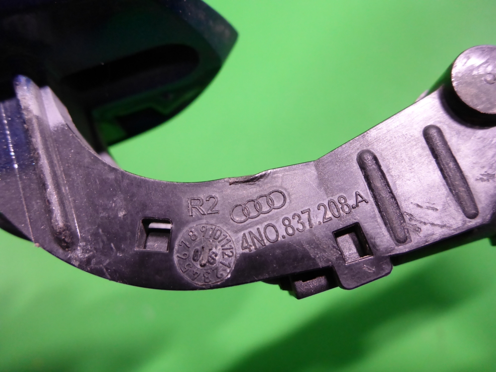 Ручка двери передней наружная правая