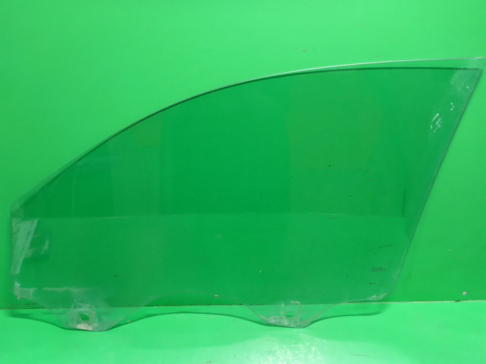 Стекло двери передней правой