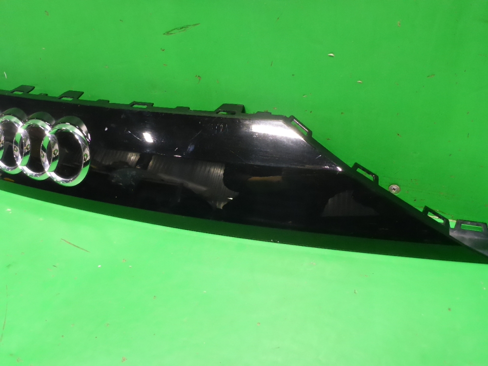 Накладка двери багажника