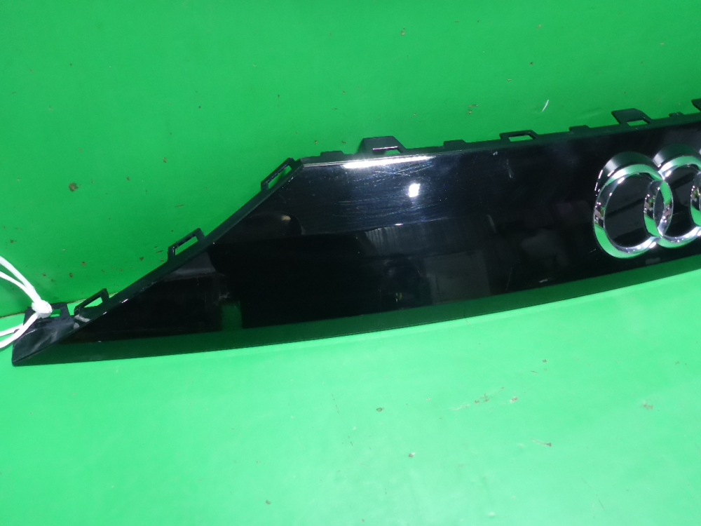 Накладка двери багажника