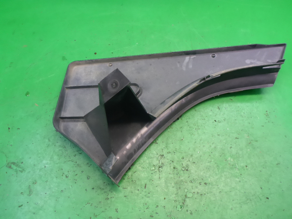 Накладка переднего крыла левого