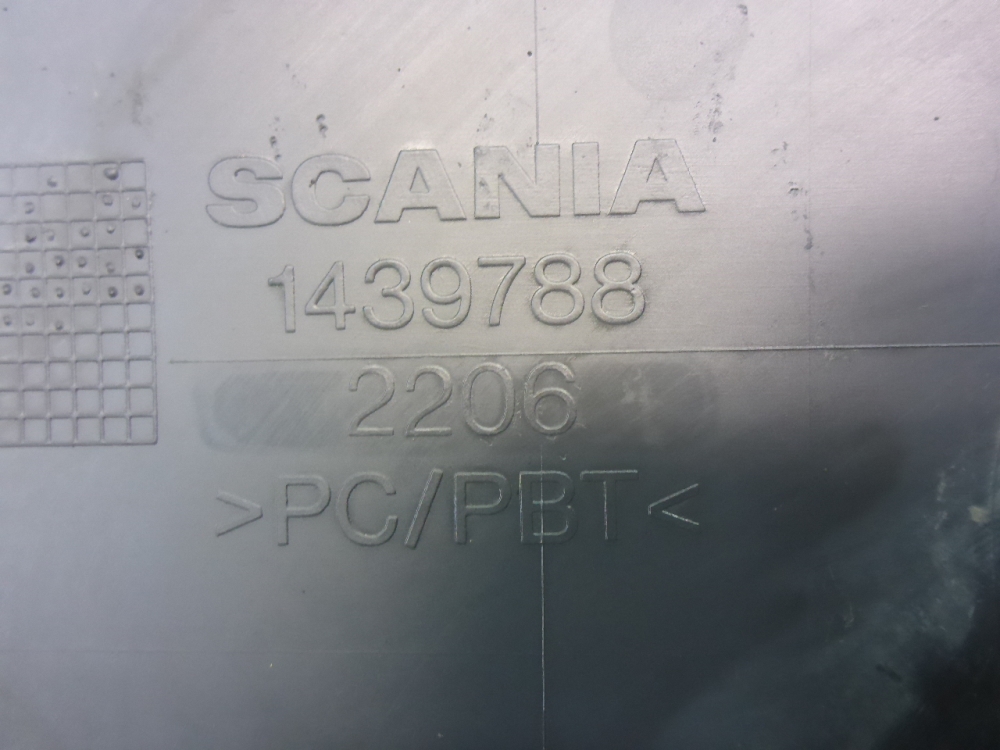 Угол бампера левый