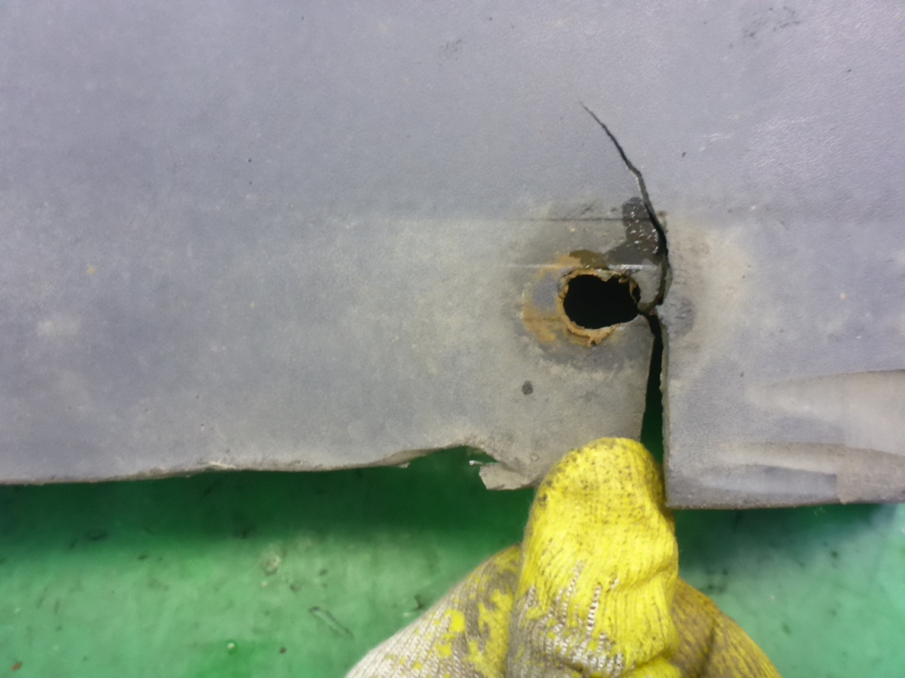 Крыло заднее правое задняя часть