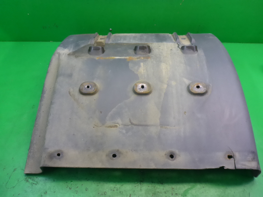 Крыло заднее правое задняя часть