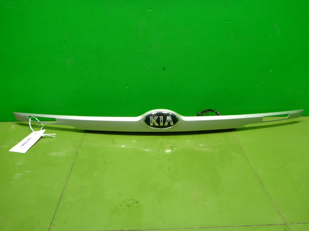 Накладка двери багажника