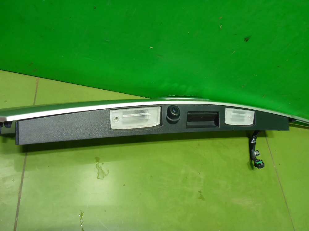 Накладка двери багажника