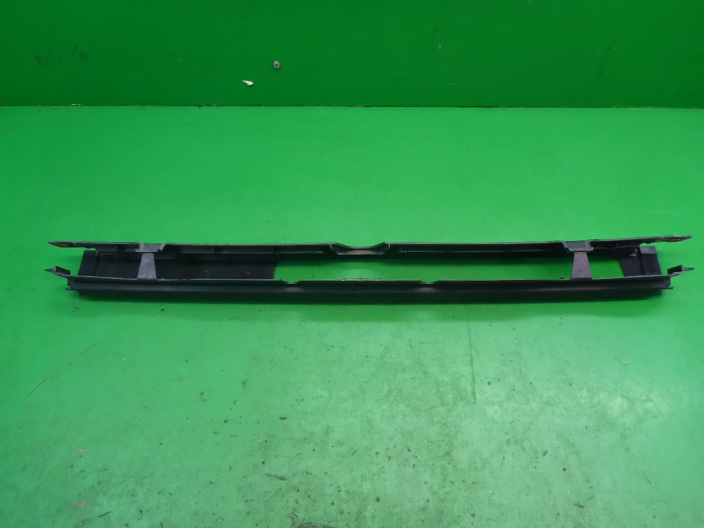 Решетка стеклоочистителей (Жабо)