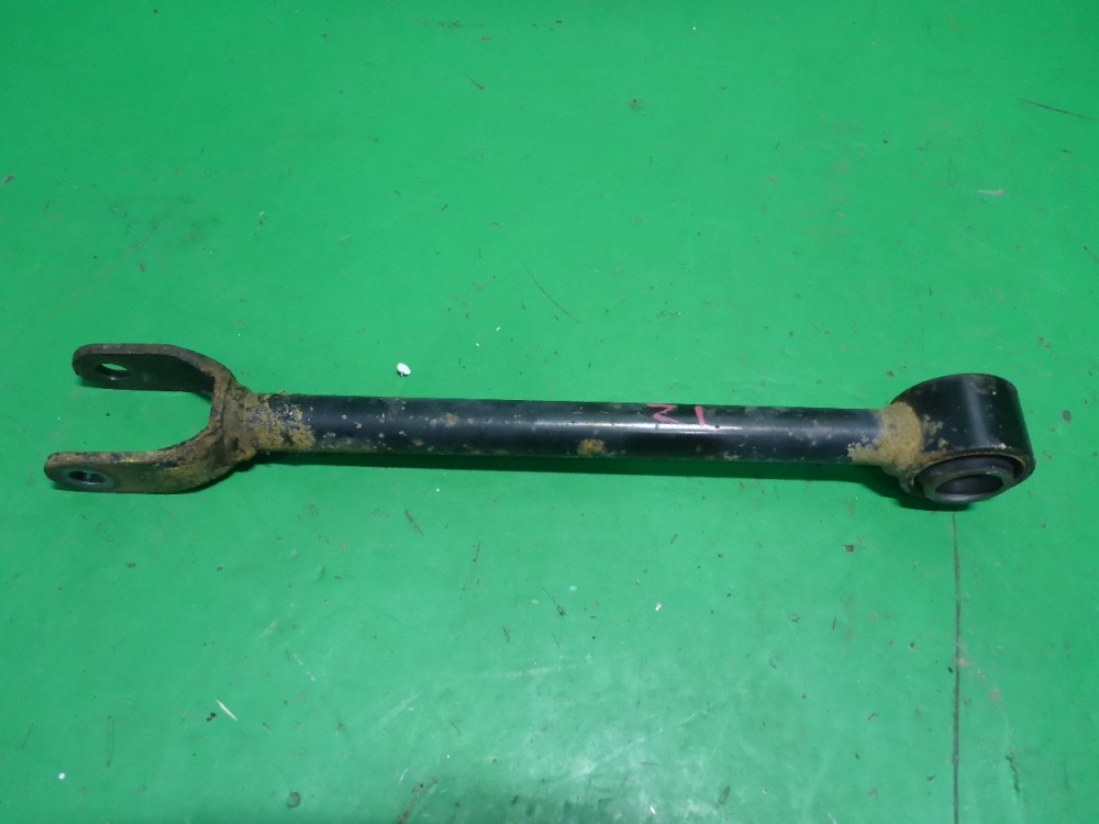 Тяга задняя продольная