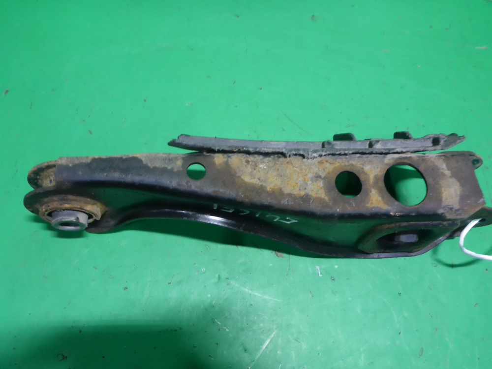 Рычаг задний поперечный левый