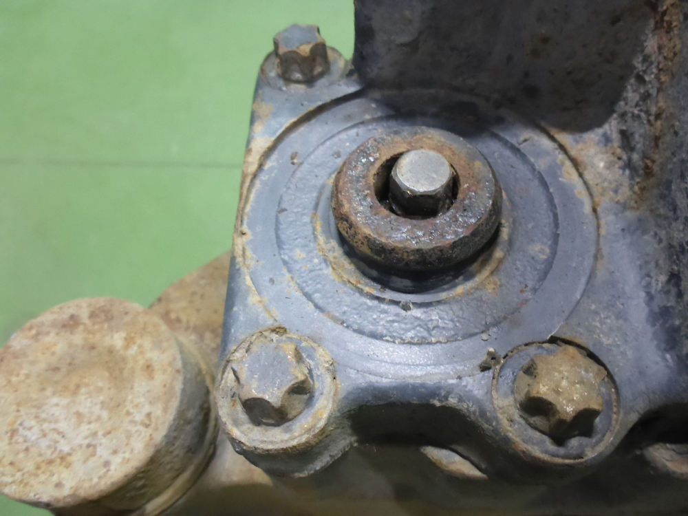 Суппорт передний левый